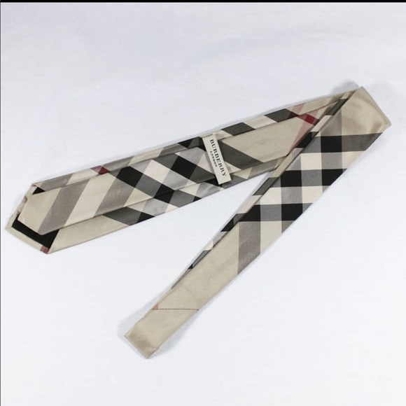 BURBERRY Modern Cut Vintage Check Silk Tie - Picture 4 of 4